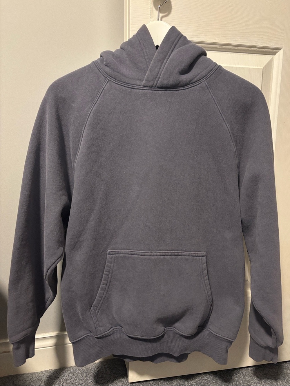 Aritzia Sweatfleece Mega Raglan hoodie in limited blue colour - Picture 1 of 4